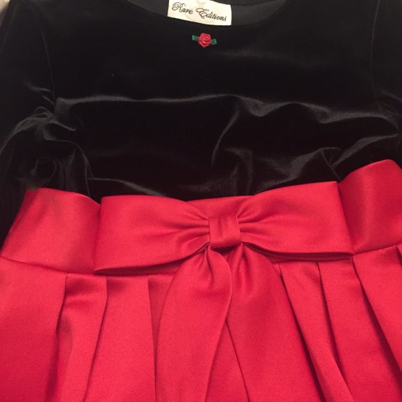 Girl's Festive Holiday Dress Size 7 - Picture 2 of 6